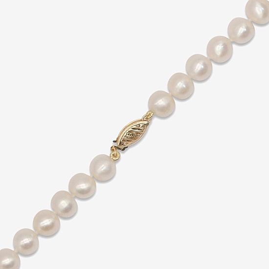 Womens White 10K Gold 24 Inch Strand Necklace