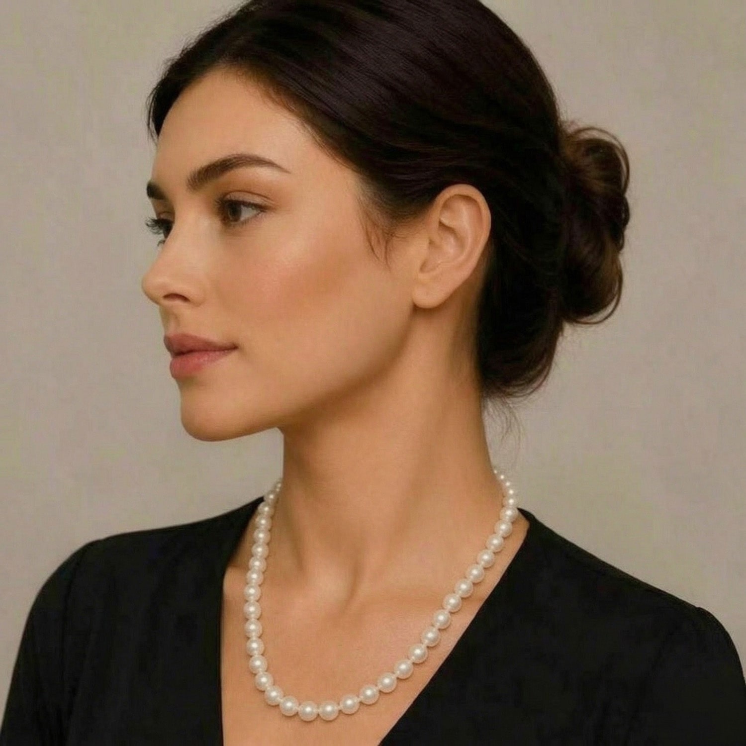 Womens White 10K Gold 24 Inch Strand Necklace