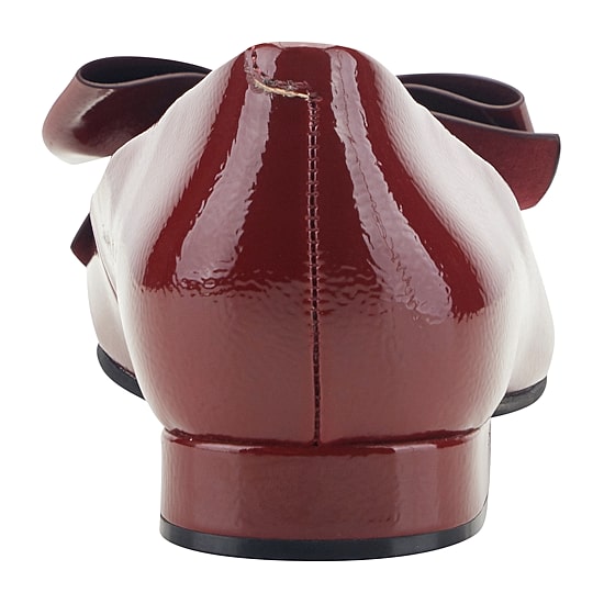 BANDOLINO Alicce Womens Pointed Closed Toe Slip-On Shoe