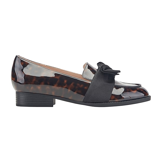 BANDOLINO Oidnl Womens Almond Closed Toe Loafers