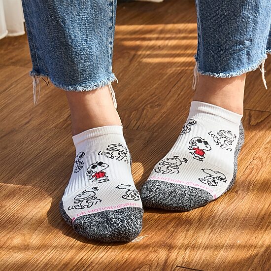 Dr.Motion Womens Snoopy Low Cut Socks