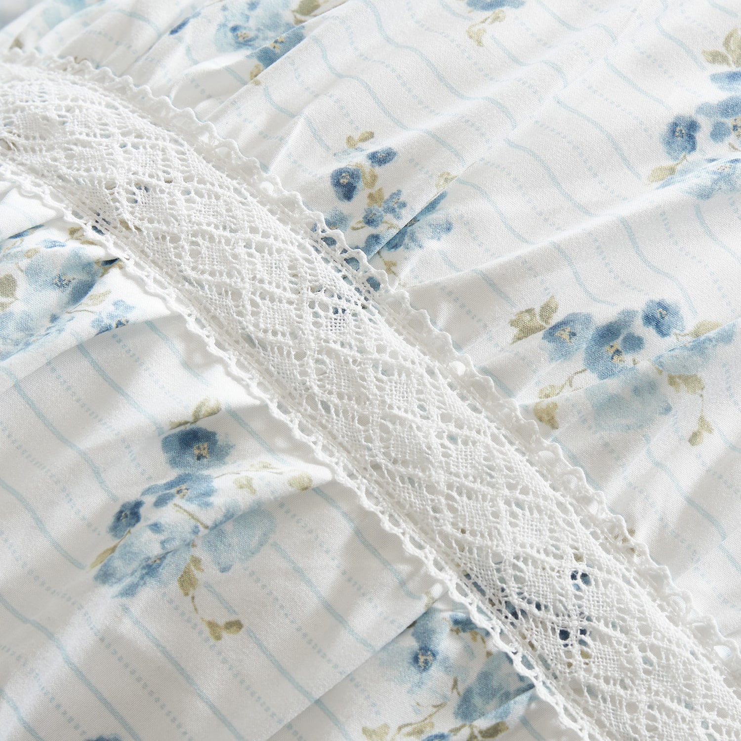 Intelligent Design Anna Ruched Floral Comforter Set