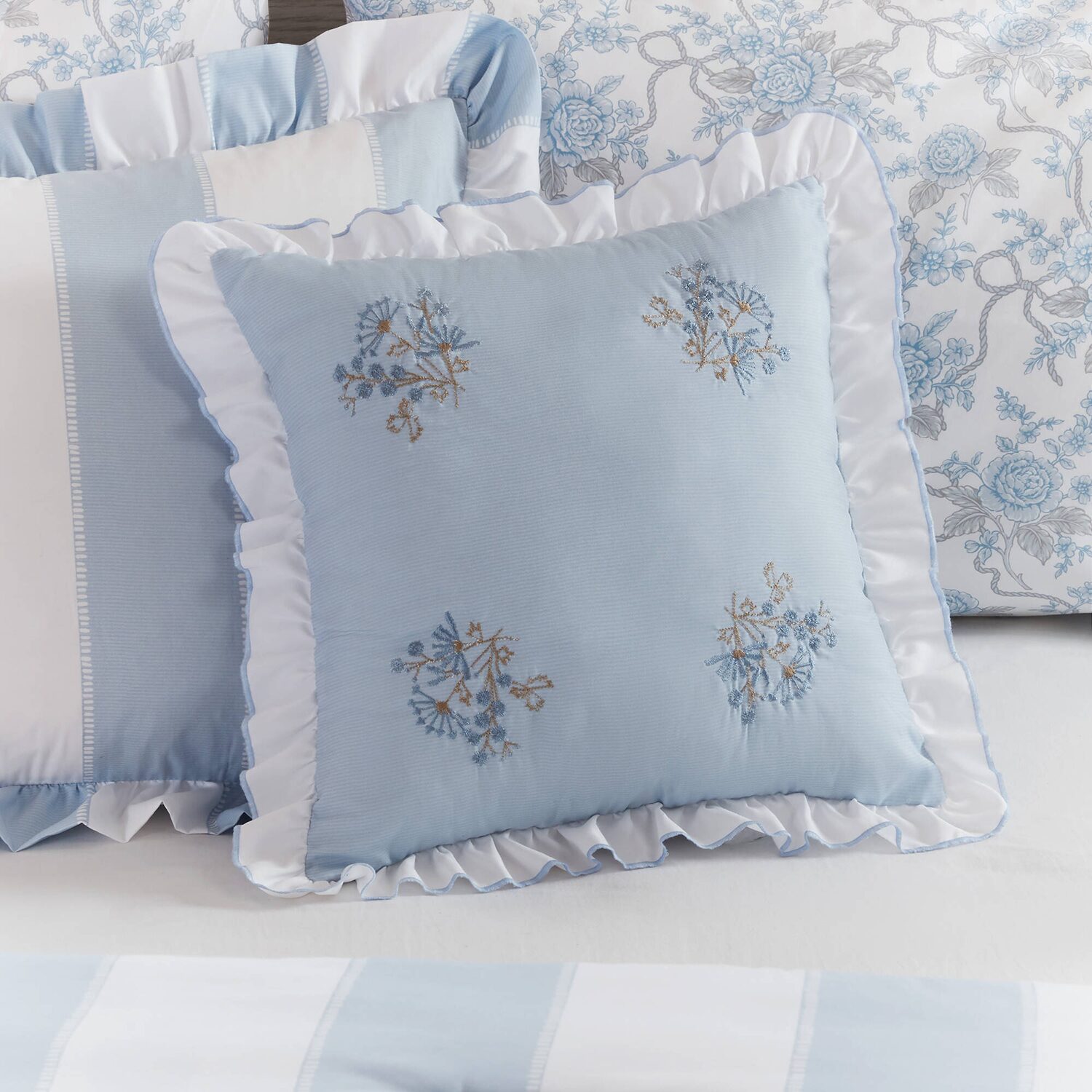 Intelligent Design Verbena Stripe Floral Reversible Comforter Set