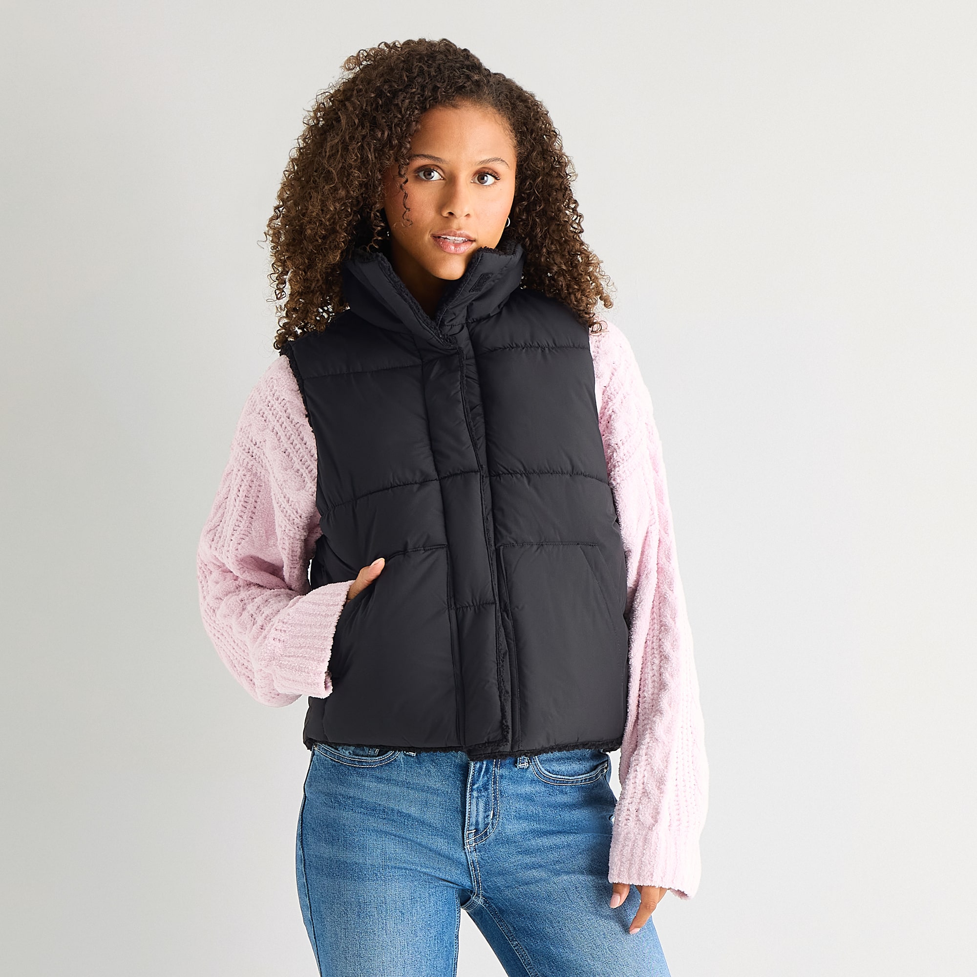 Arizona Womens Juniors Adaptive Easy-on + Easy-off Heavyweight Puffer Vest