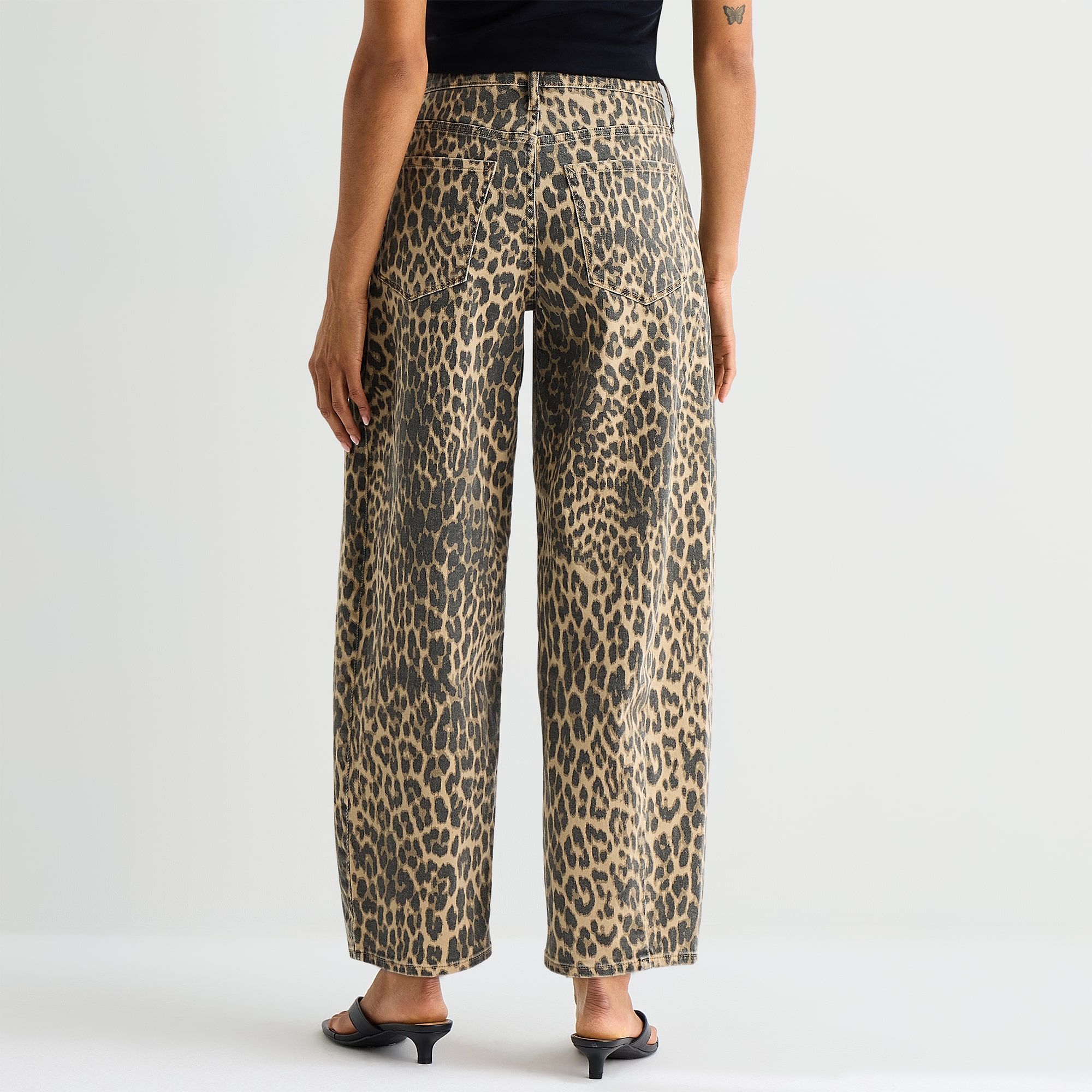A.N.A Womens Mid Rise Barrel Jean