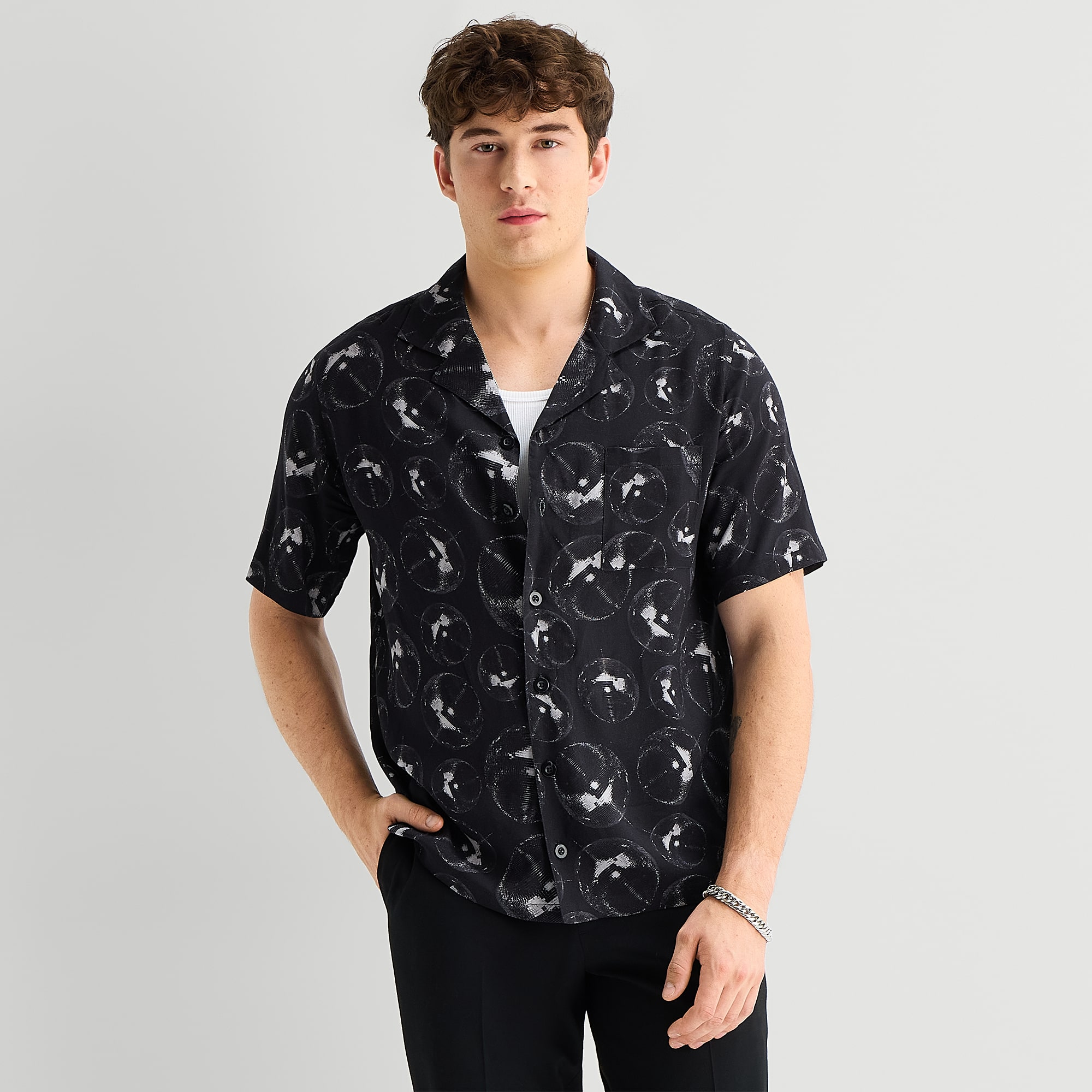 Jingle Ball Mens Short Sleeve Regular Fit Button-Down Shirt