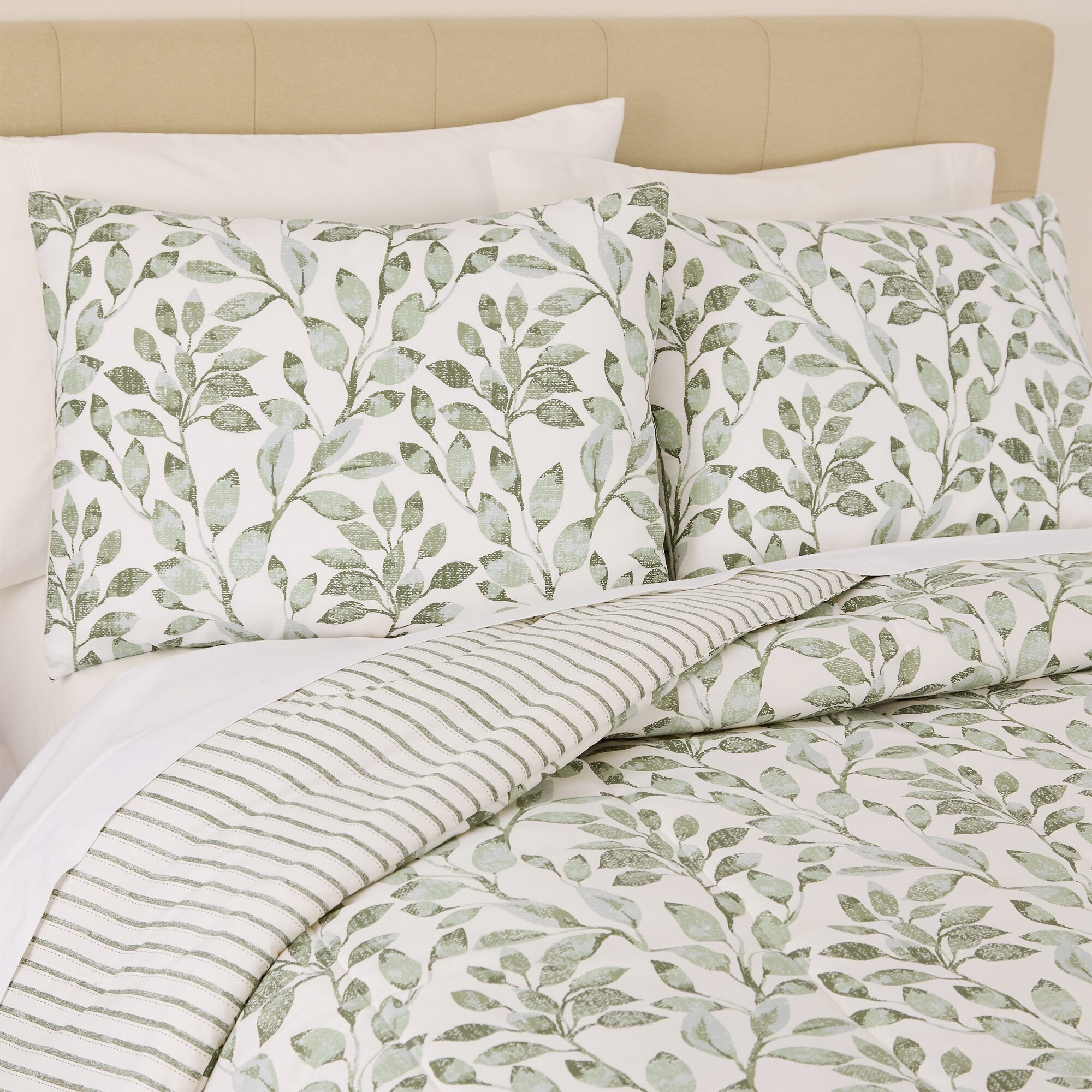 Hudson & Main Kipling Vine 3-pc. Easy Care Comforter Set