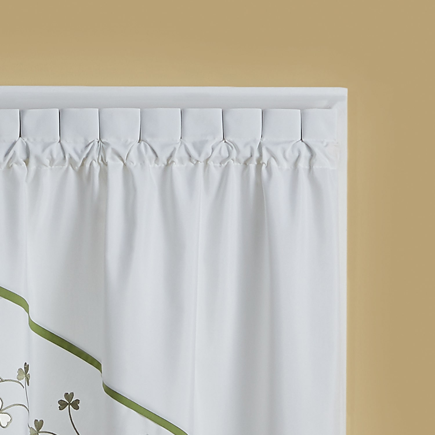 CHF Clover Swag Rod Pocket Swag Valance