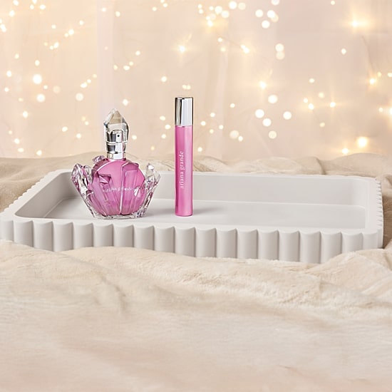 Ariana Grande r.e.m. Cherry Eclipse Gift Set