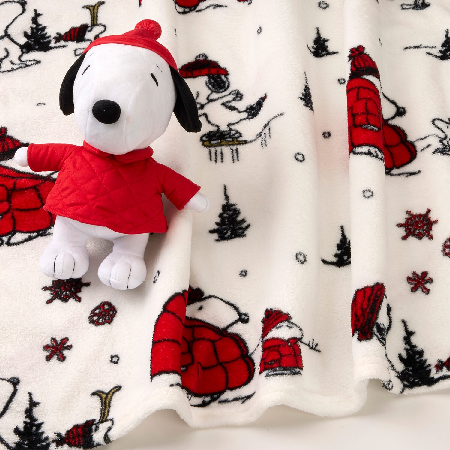 Red Puffer Peanuts Washable Lightweight Throw