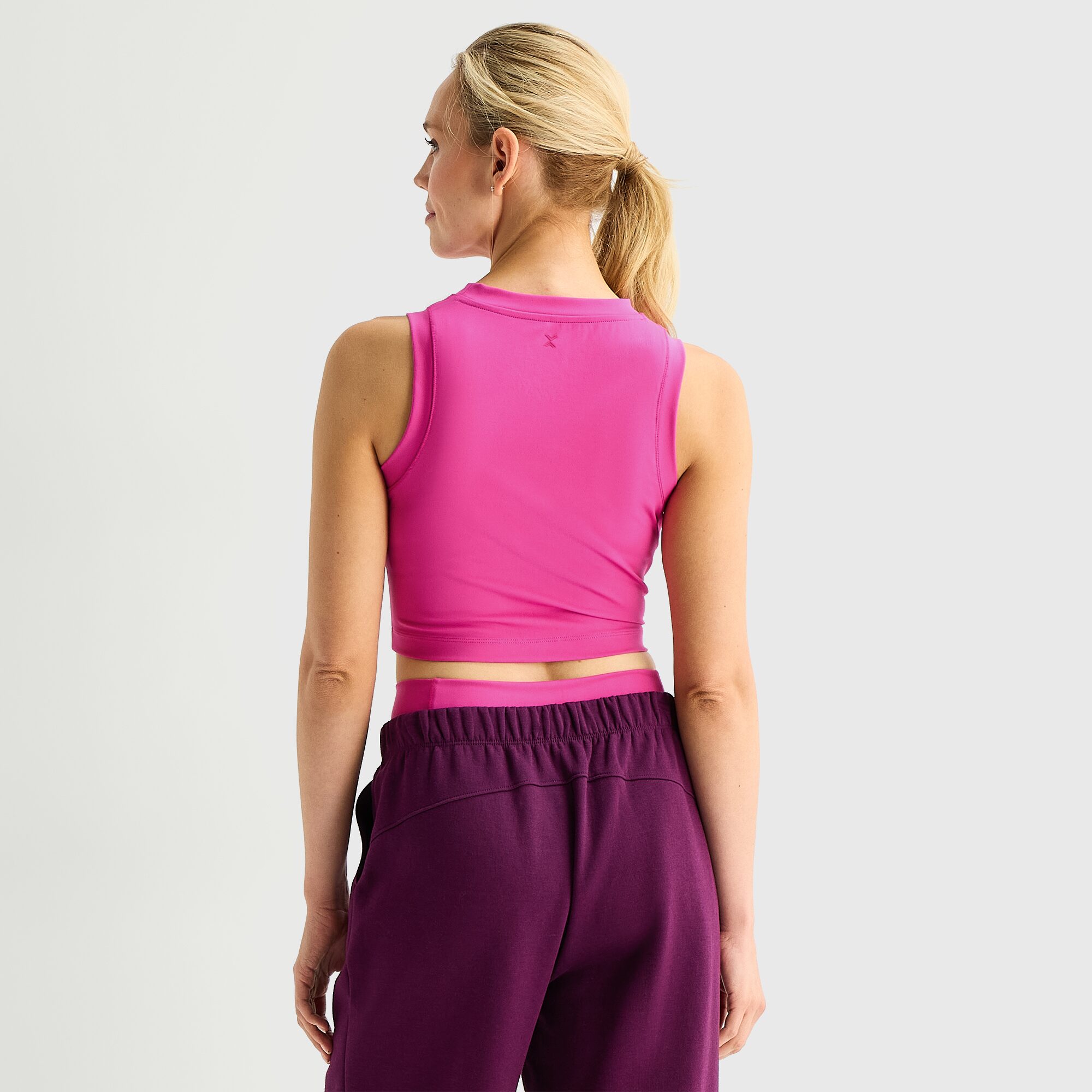 Xersion EverUltra™ Womens Crew Neck Sleeveless Active Tank Top