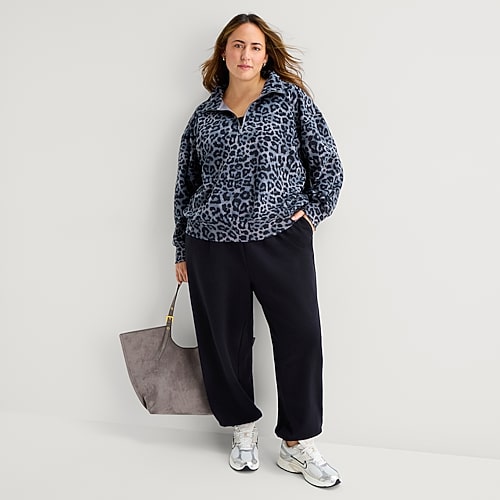 Xersion Womens Cinched Mid Rise Regular Fit Plus Fleece Sweatpant In Black