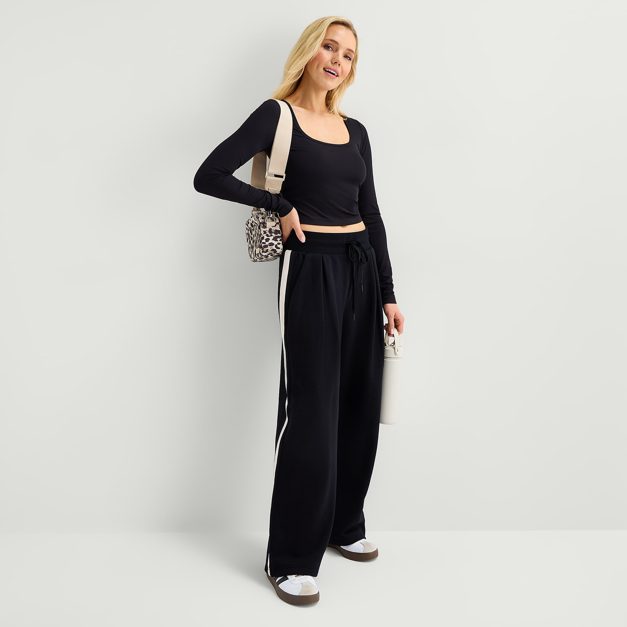 Xersion Womens Wide Leg Mid Rise Regular Fit Fleece Sweatpant