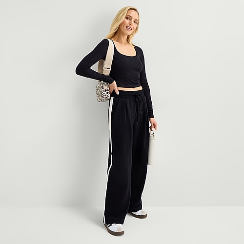 Xersion Womens Drawstring Waist Wide Leg Mid Rise Regular Fit Petite Fleece Sweatpant In Black