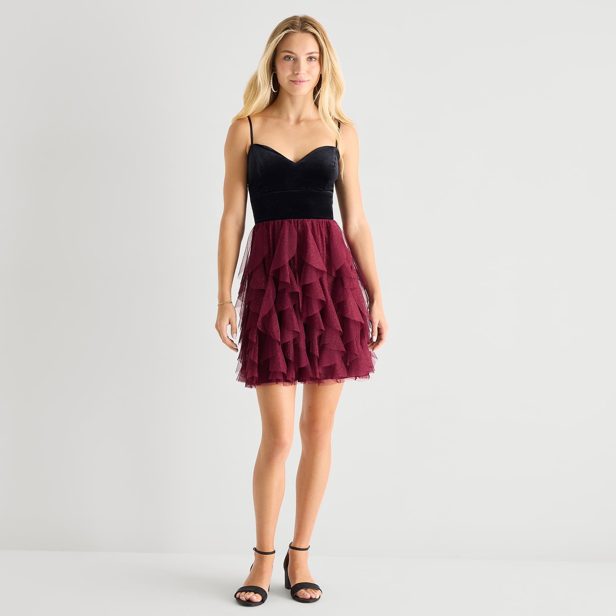 Radiante Couture Womens Juniors Sweetheart Neck Sleeveless Velvet Fit + Flare Dress