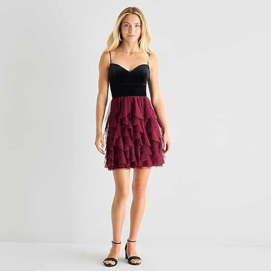 Radiante Couture Womens Juniors Sweetheart Neck Sleeveless Velvet Fit + Flare Dress