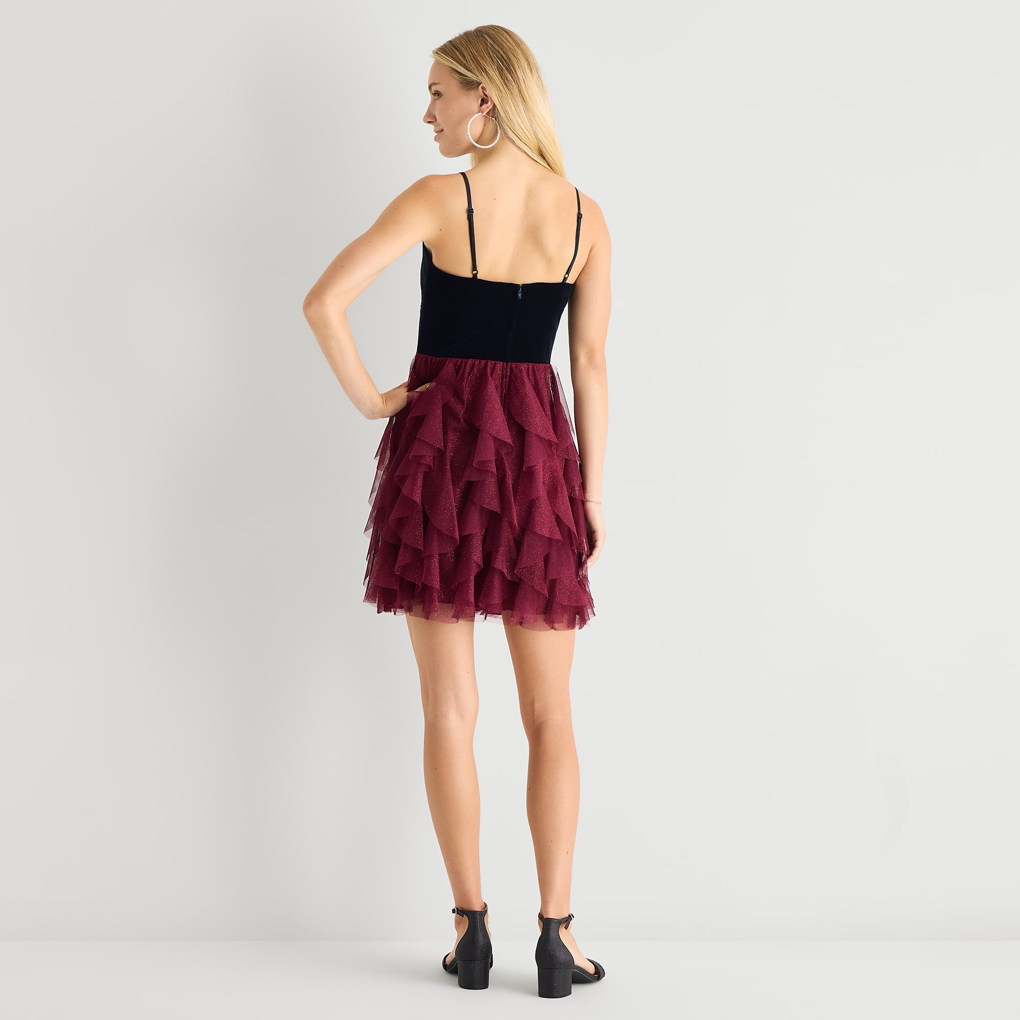 Radiante Couture Womens Juniors Sweetheart Neck Sleeveless Velvet Fit + Flare Dress