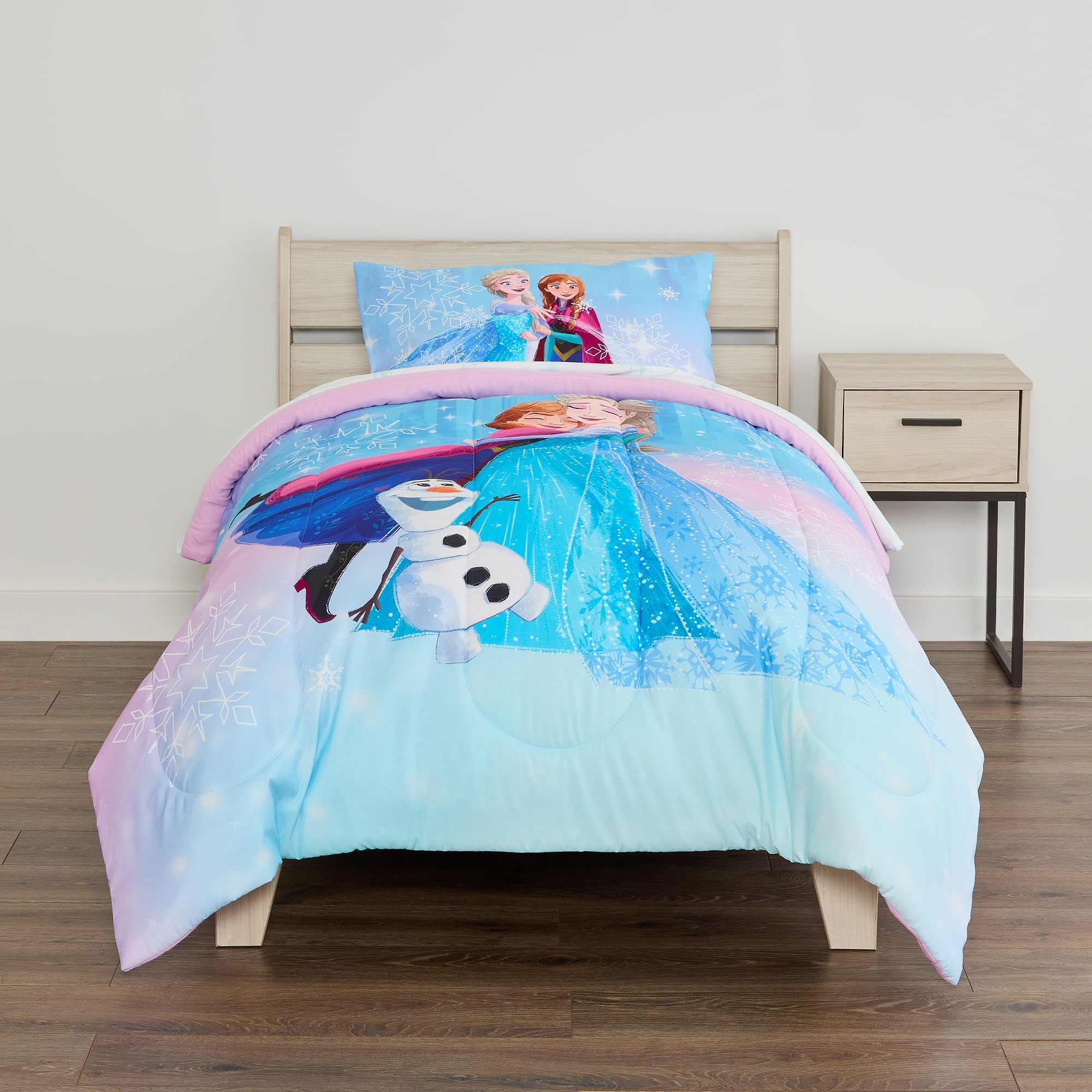 Disney Collection Sparkle Snowland Frozen Comforter