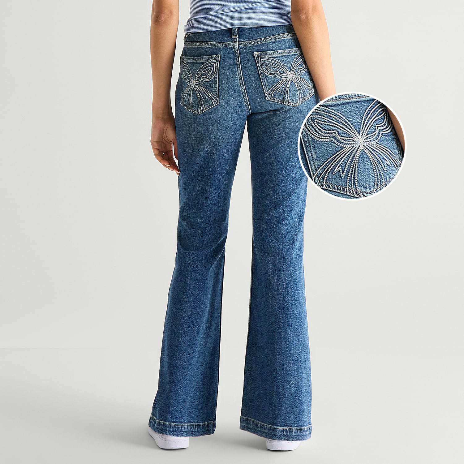Arizona Curvy Womens Juniors Low Rise Bootcut Jean