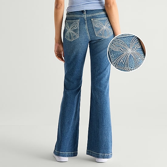 Arizona Curvy Womens Juniors Low Rise Bootcut Jean