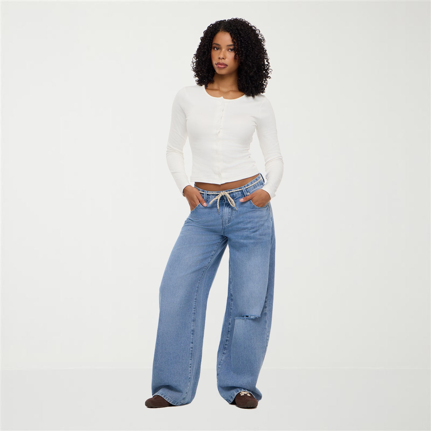 Forever 21 Womens Juniors Mid Rise Ripped Baggy Fit Jean