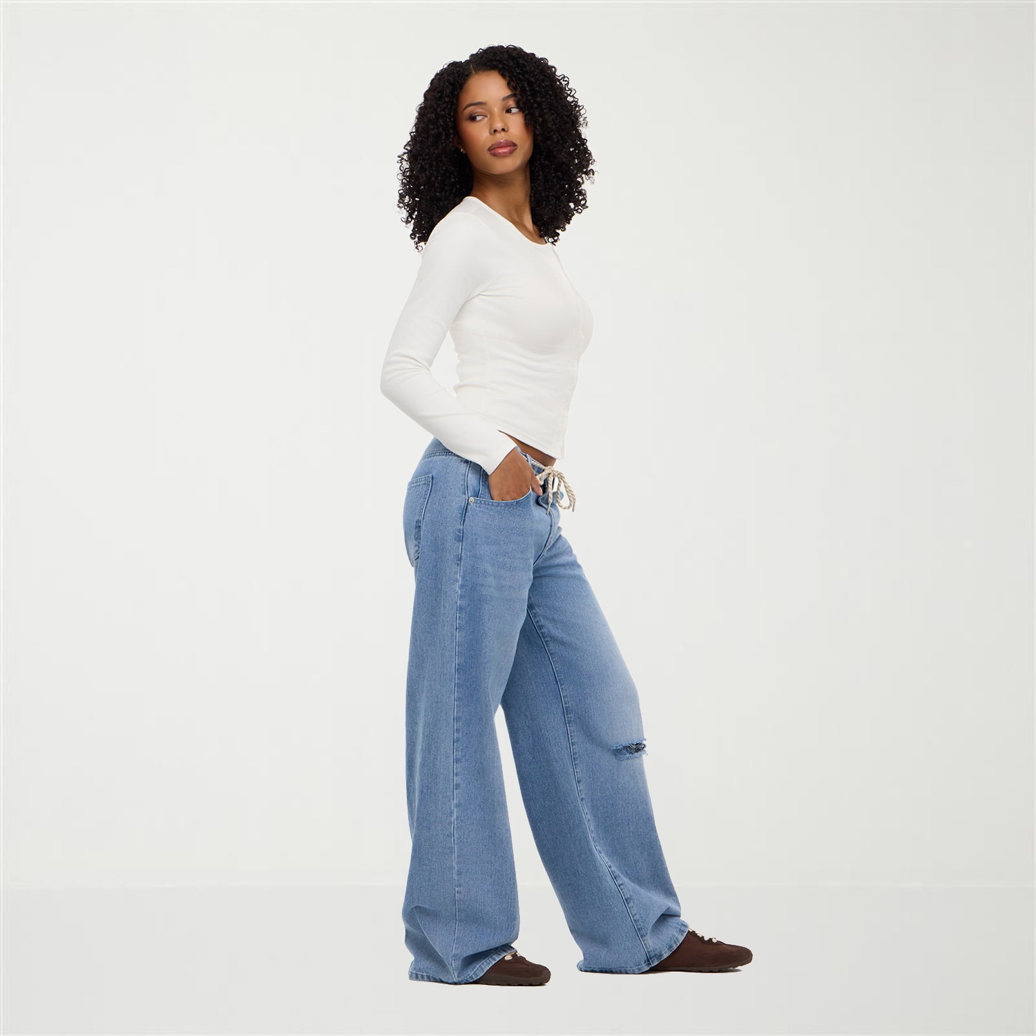 Forever 21 Womens Juniors Mid Rise Ripped Baggy Fit Jean