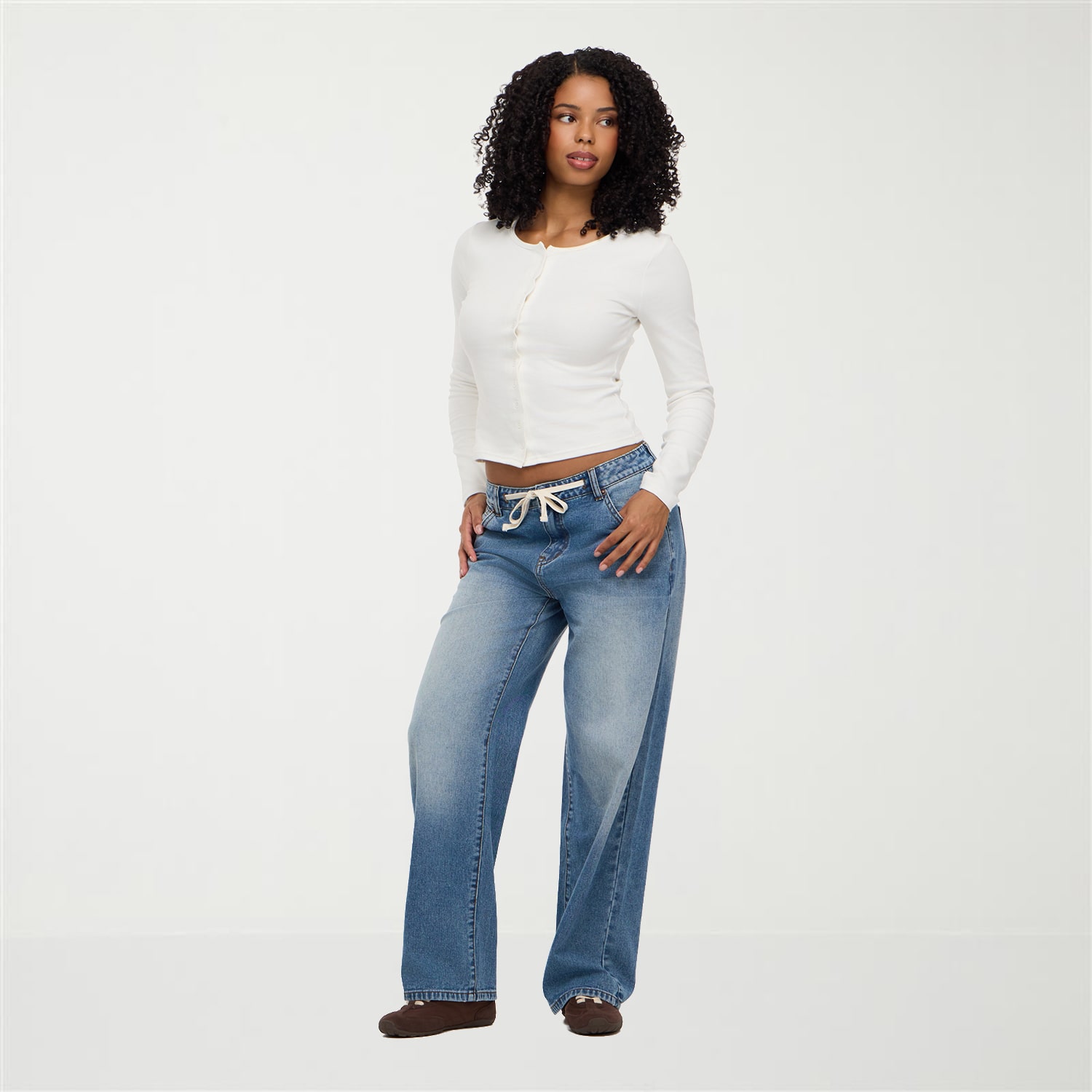 Forever 21 Womens Juniors Mid Rise Straight Leg Jean