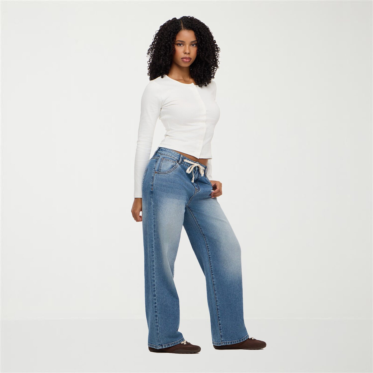 Forever 21 Womens Juniors Mid Rise Straight Leg Jean