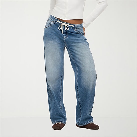 Forever 21 Womens Juniors Mid Rise Straight Leg Jean