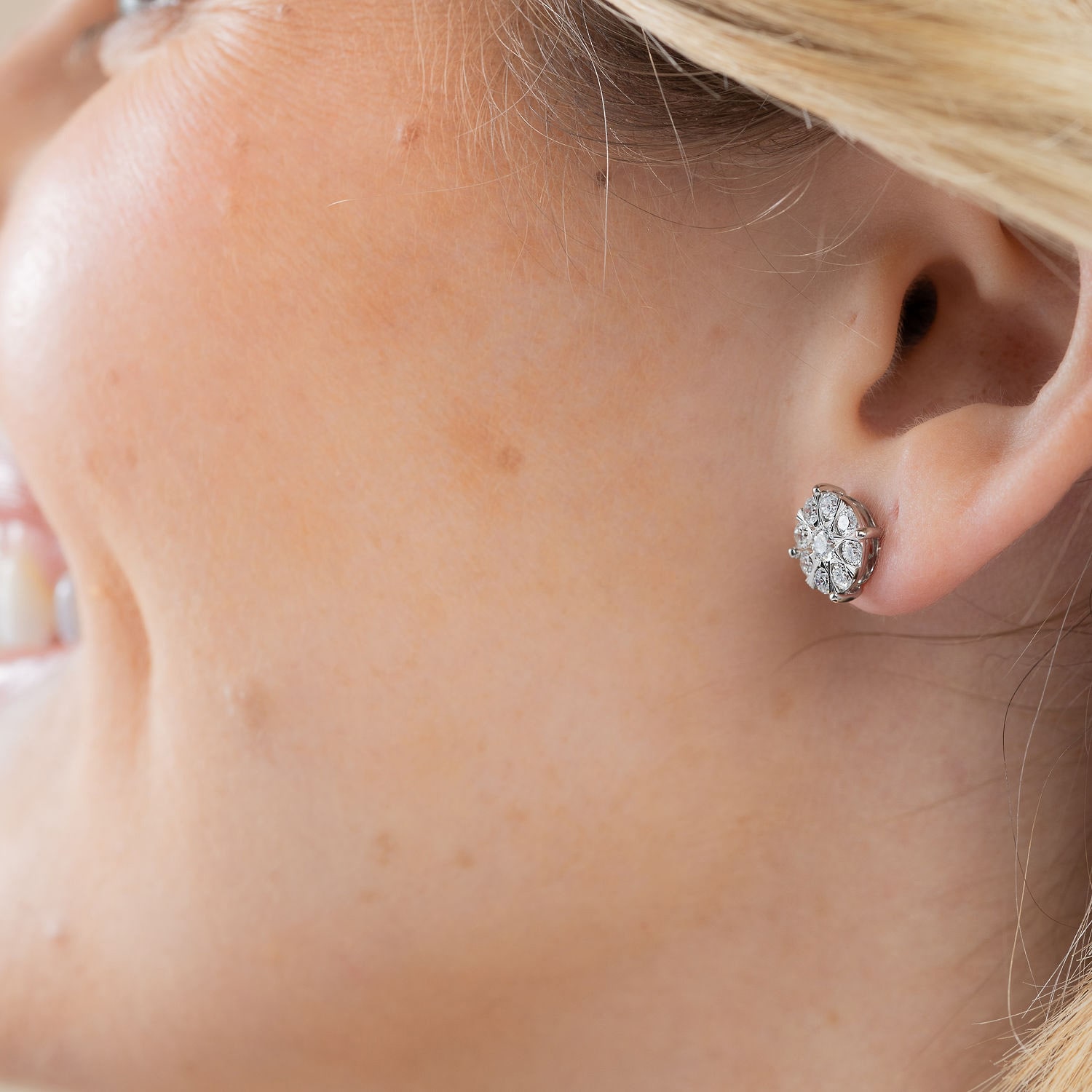 (H-I / I1) 1 CT. T.W. Lab Grown White Diamond Sterling Silver 8.9mm Round Stud Earrings