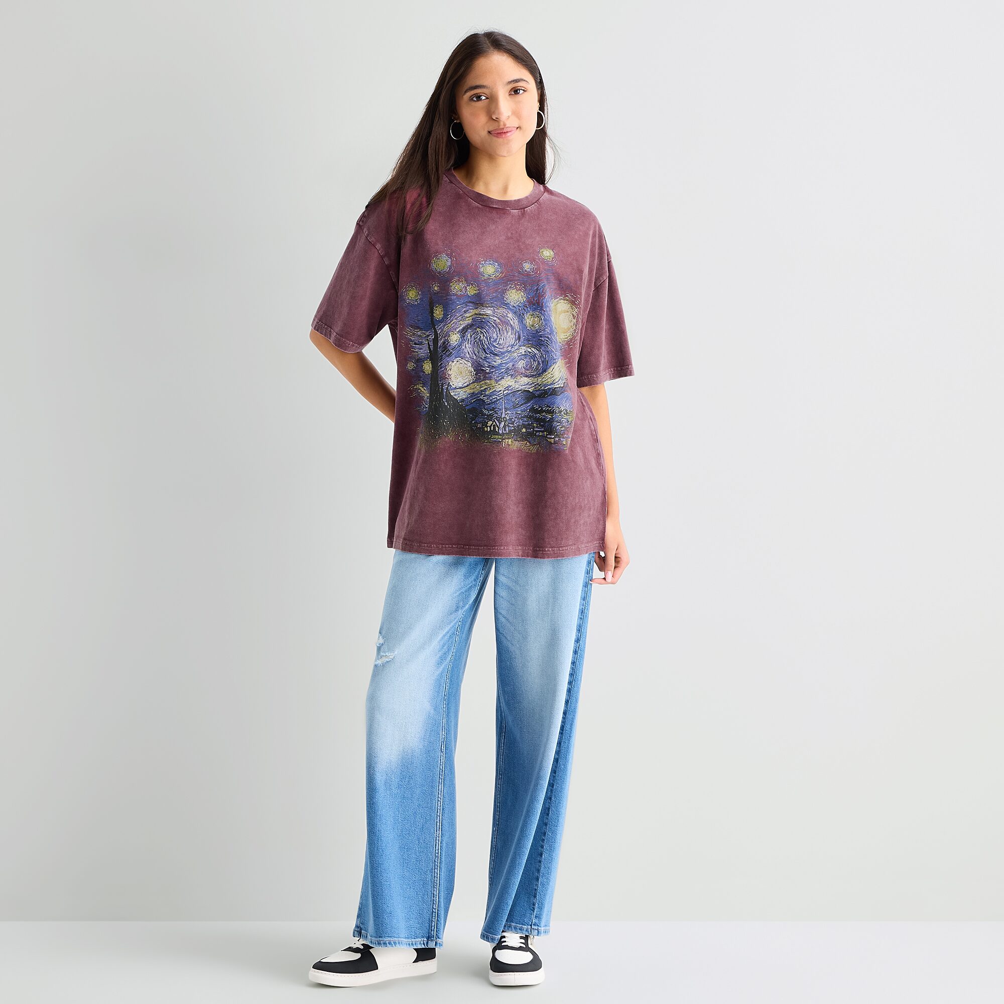 New World Starry Night Oversized Tee Womens Juniors Round Neck Short Sleeve Regular Fit Graphic T-Shirt