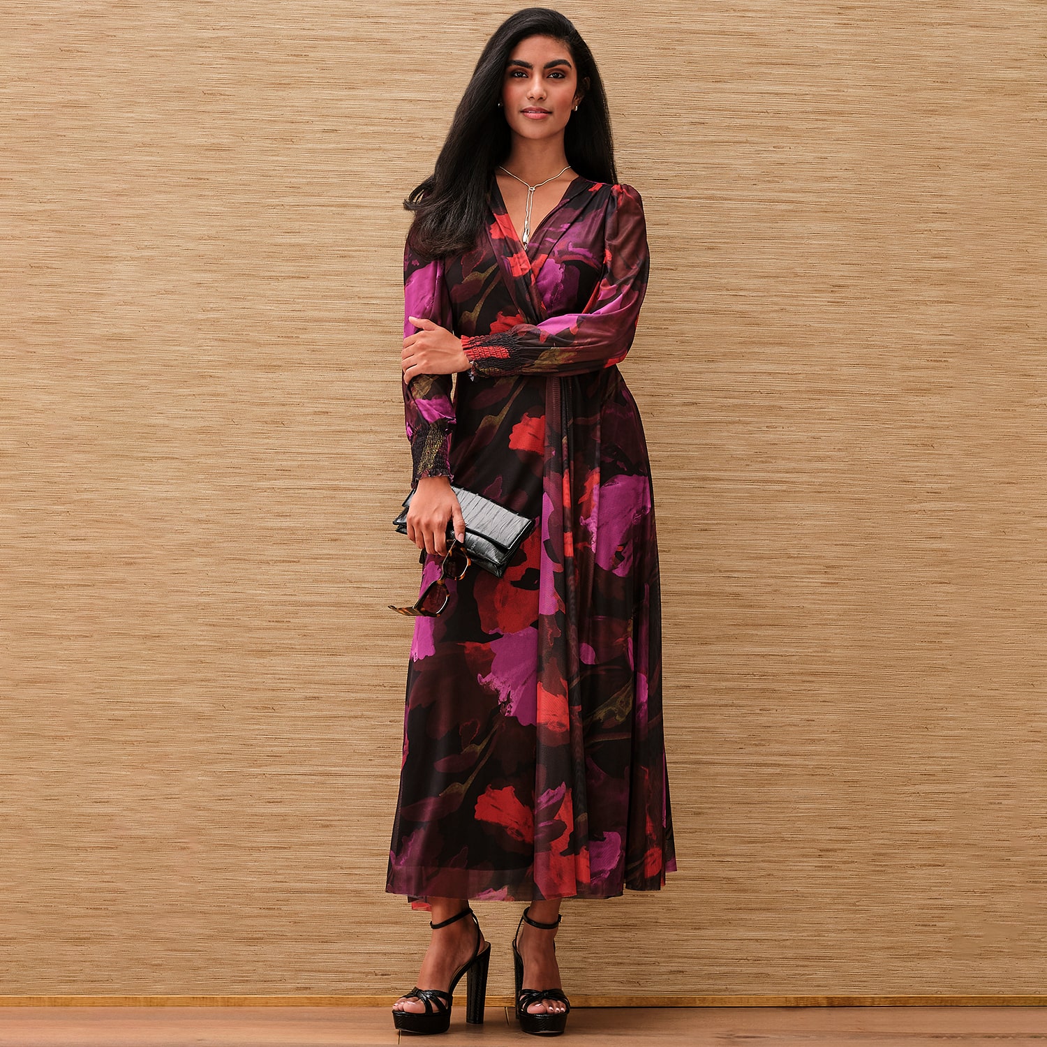 Clover And Sloane Womens V Neck Long Sleeve Fitted Maxi Dress