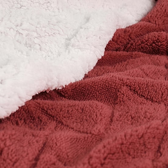SUPERIOR® Sherpa Nuuk Jacquard Comfort Medium-Weight Fleece Jacquard Blanket