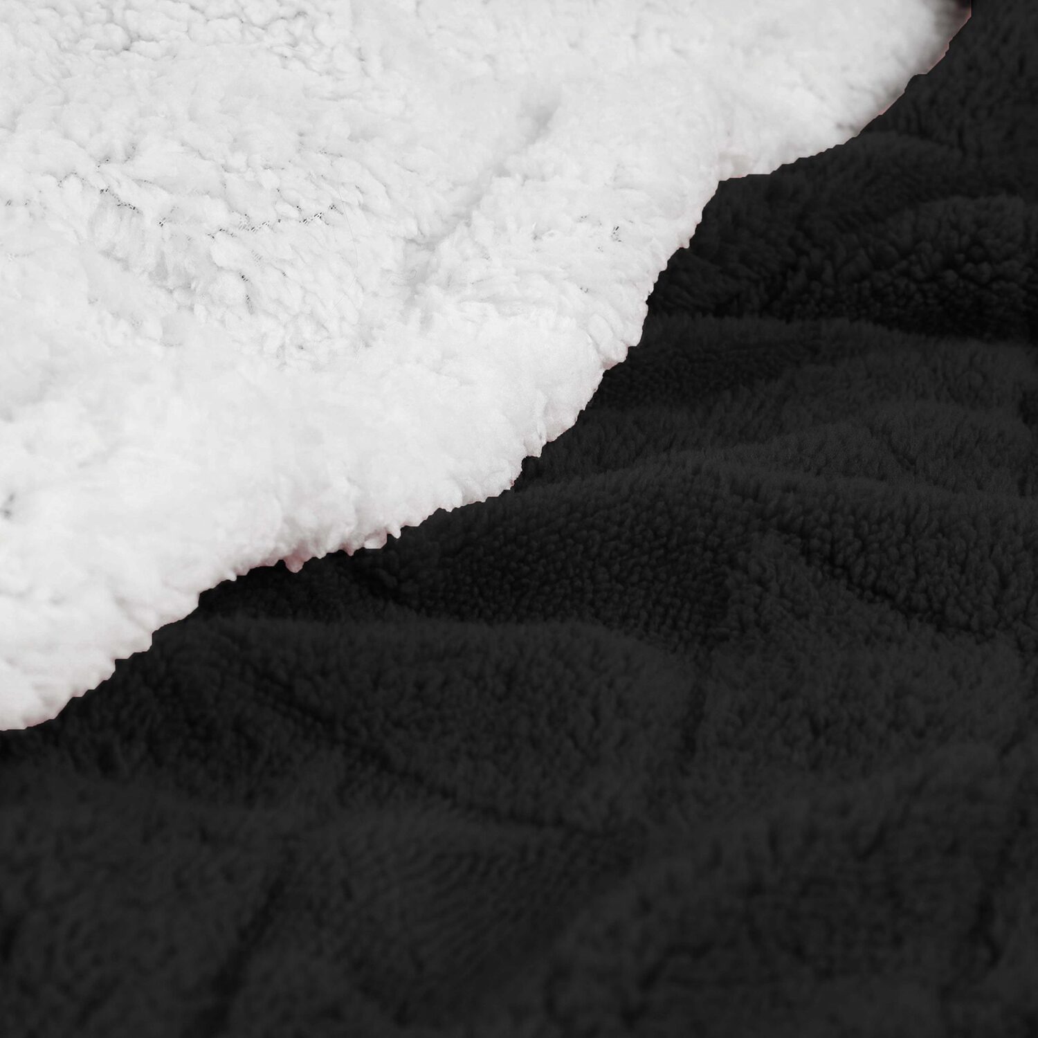 SUPERIOR® Sherpa Nuuk Jacquard Comfort Medium-Weight Fleece Blanket