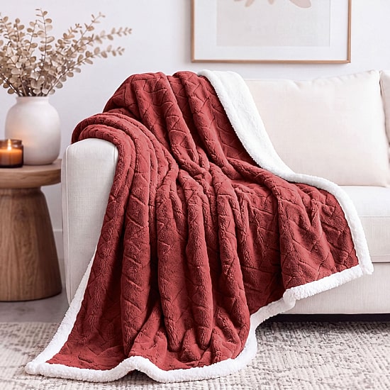 SUPERIOR® Sherpa Nuuk Jacquard Comfort Medium-Weight Fleece Jacquard Blanket