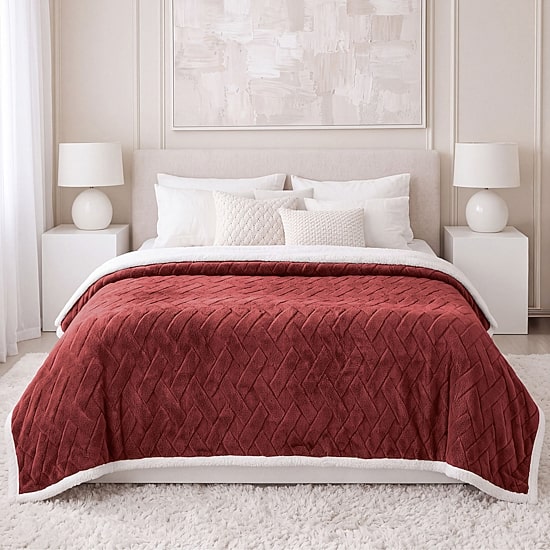 SUPERIOR® Sherpa Nuuk Jacquard Comfort Medium-Weight Fleece Jacquard Blanket