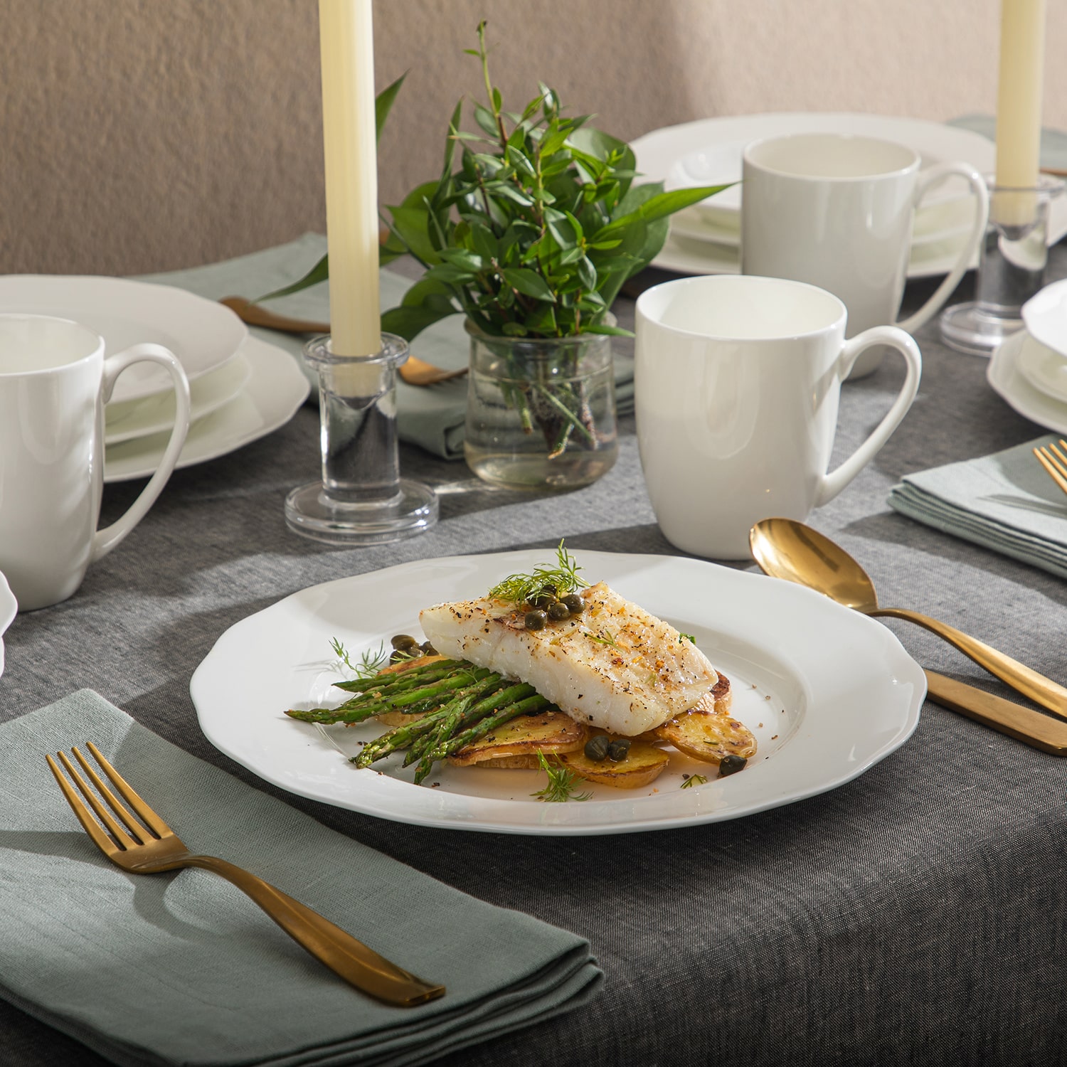 Gibson Coupe 16-pc. Bone China Dinnerware Set