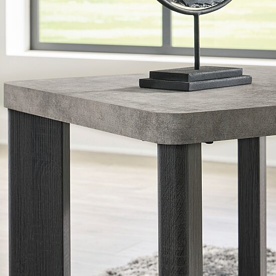 Signature Design by Ashley Shawnee Table Set of 3