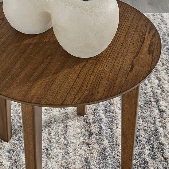 Signature Design by Ashley Goshen Table Set of 3