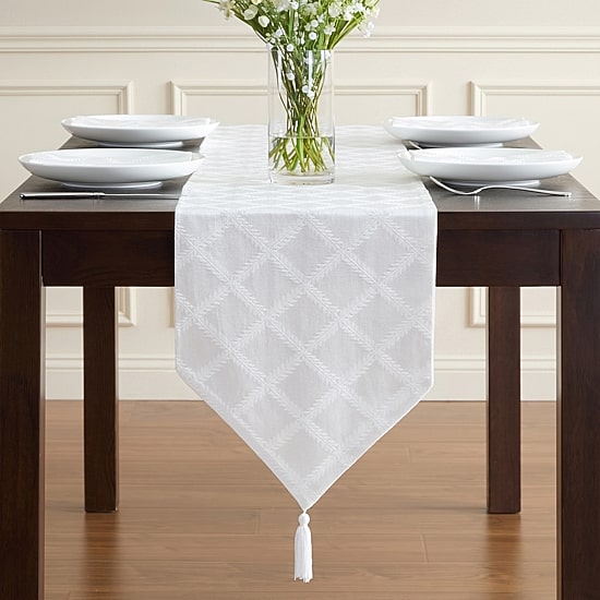 Lenox Laurel Leaf Table Runner