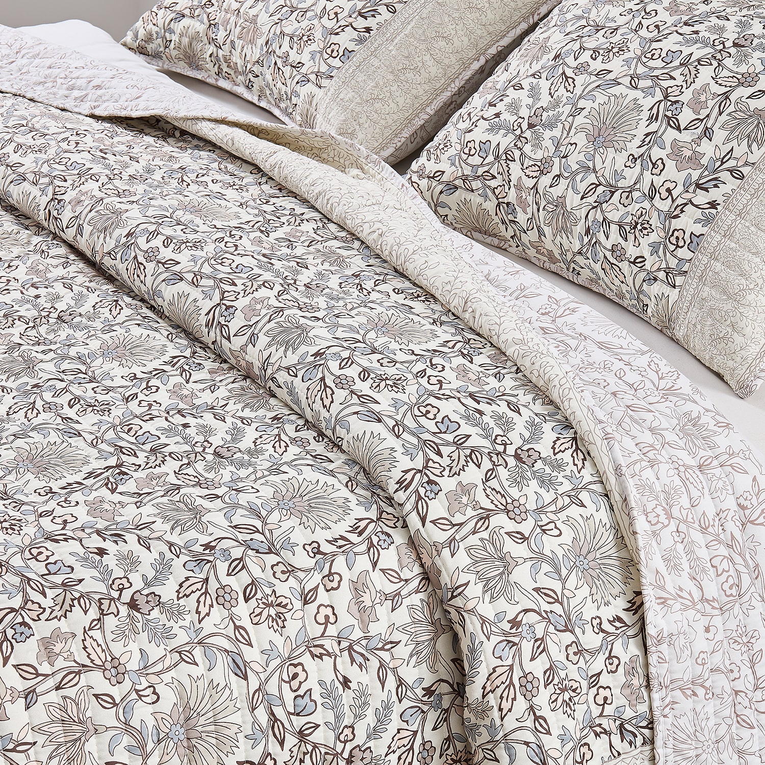 Linery Neutral Floral Reversible Quilt Set