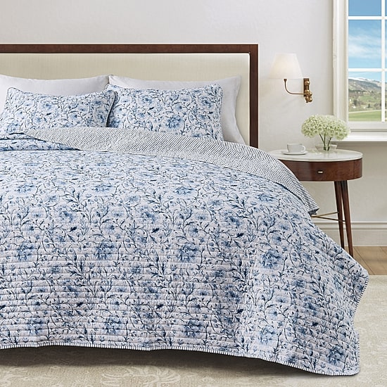 Linery Lightweight Floral Reversible Quilt Set