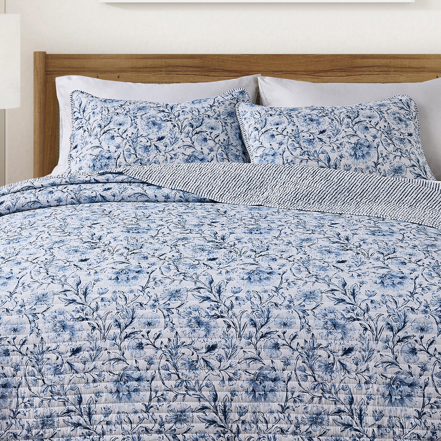 Linery Lightweight Floral Reversible Quilt Set