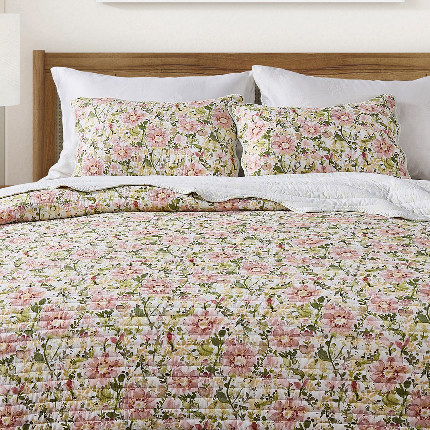 Linery Floral Bloom Scalloped Reversible Quilt Set