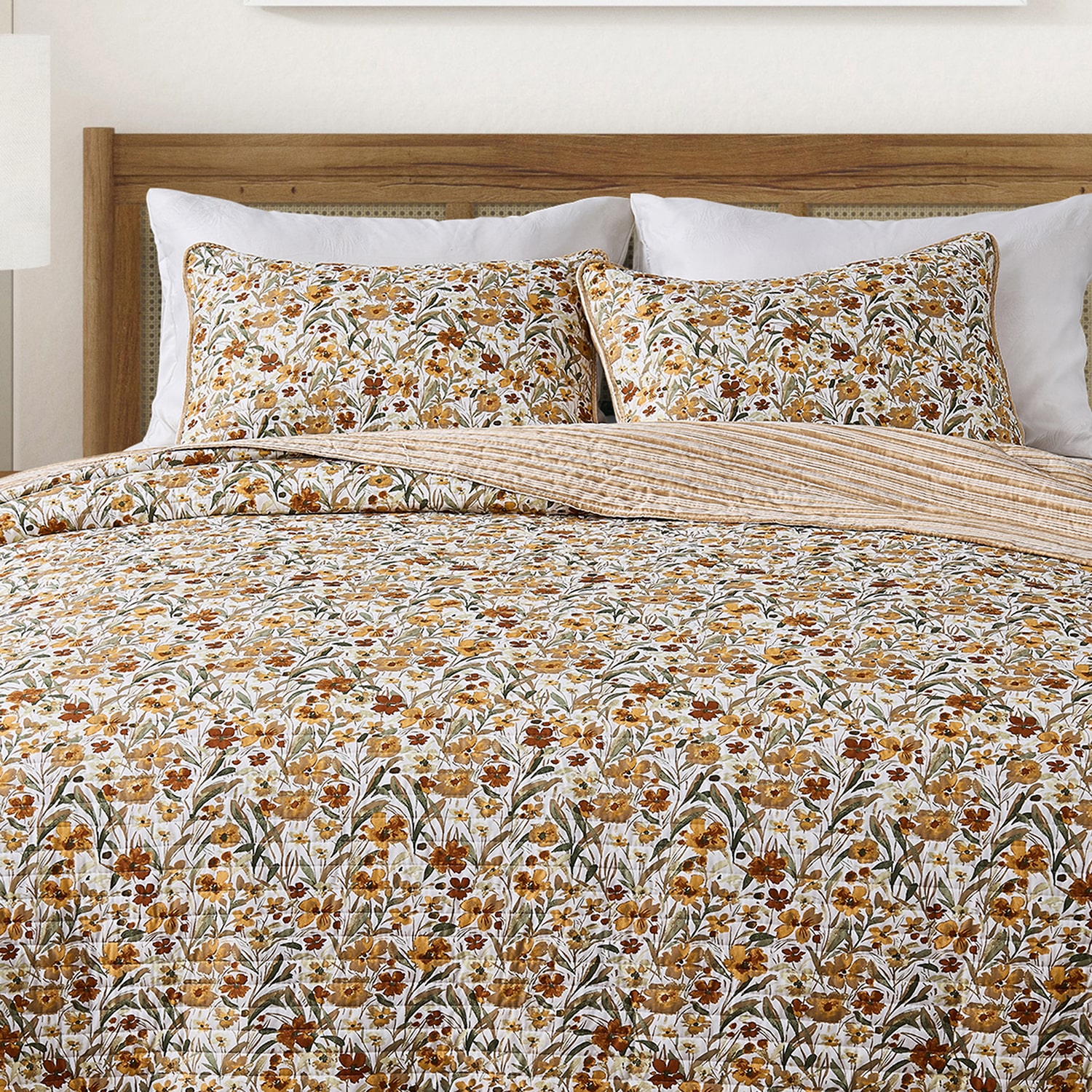 Linery Floral Meadow Printed Reversible Quilt Set