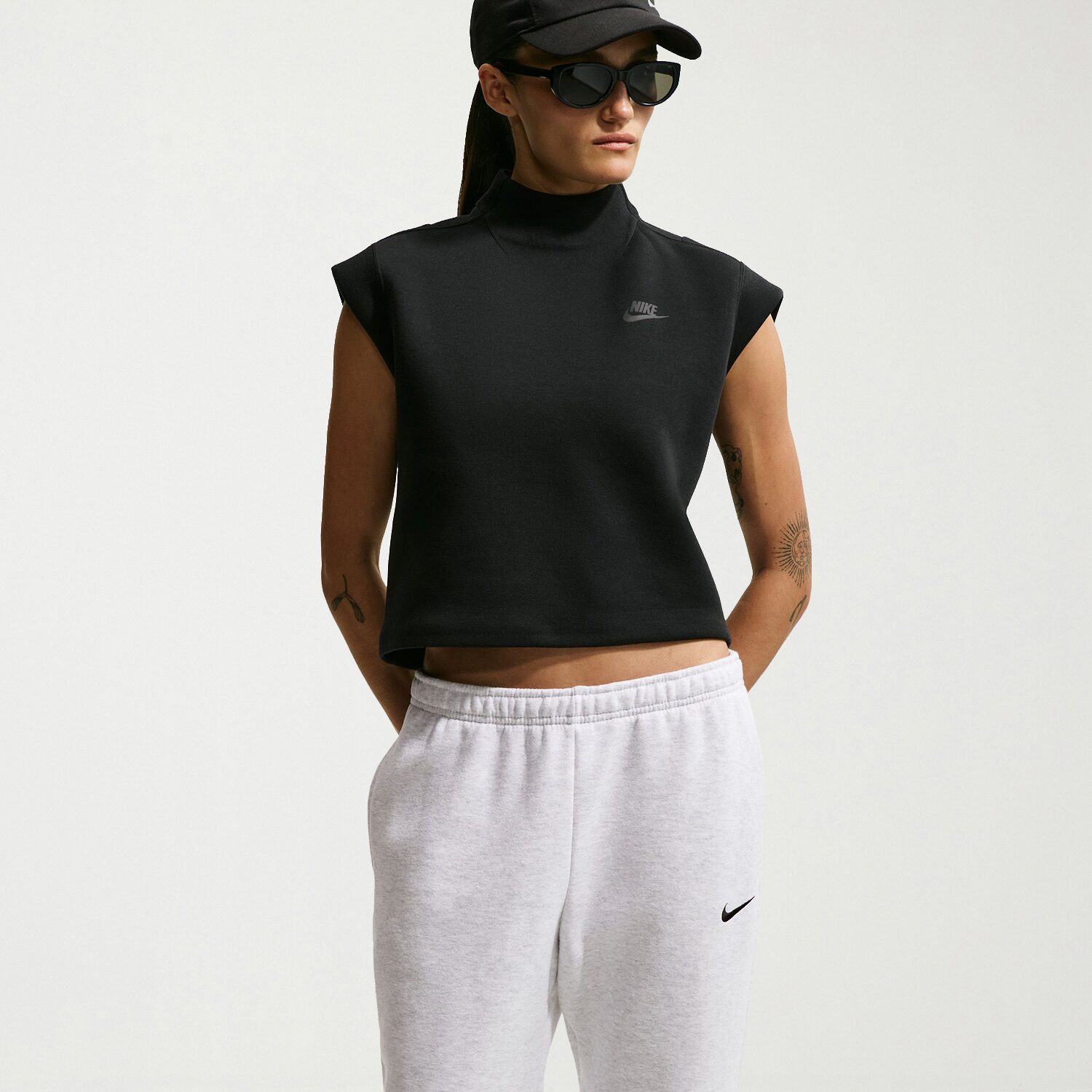 Nike Womens Cuffed Mid Rise Regular Fit Active Jogger Pant