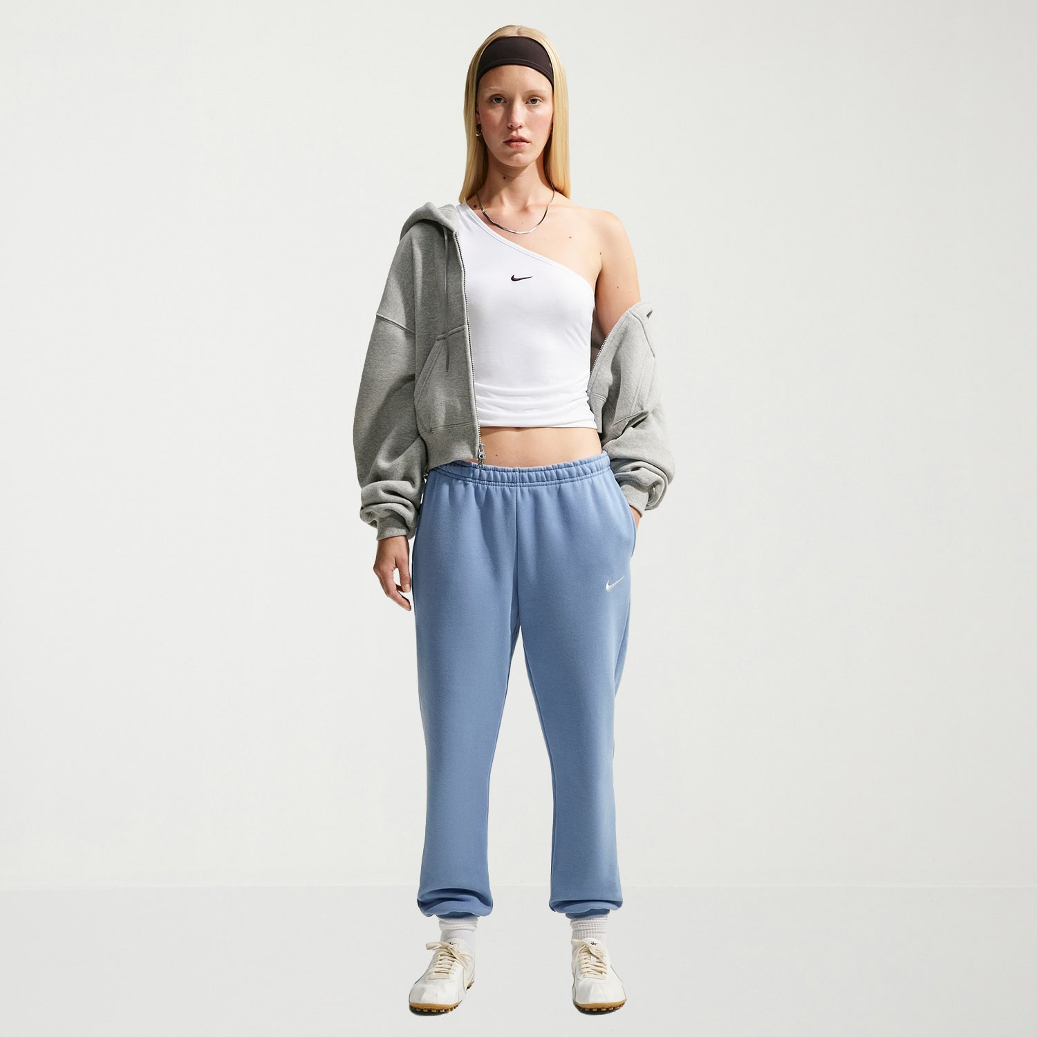 Nike Womens Cuffed Mid Rise Regular Fit Active Jogger Pant