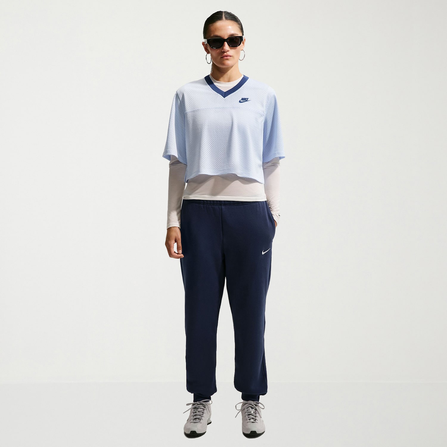 Nike Womens Cuffed Mid Rise Regular Fit Active Jogger Pant