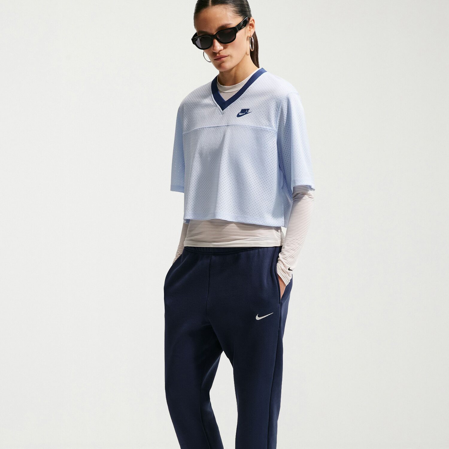 Nike Womens Cuffed Mid Rise Regular Fit Active Jogger Pant