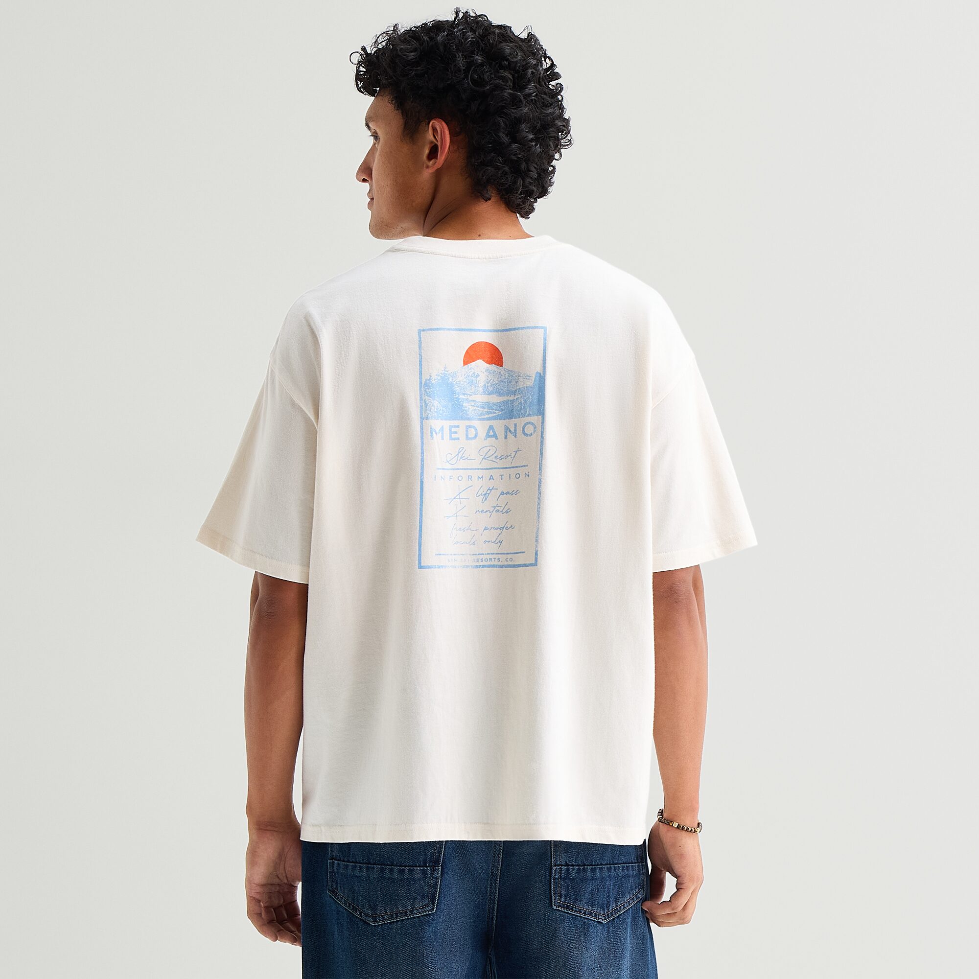 Arizona Mens Crew Neck Short Sleeve Boxy Fit Graphic T-Shirt
